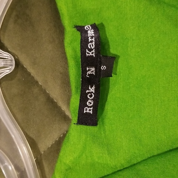 Beautiful body fit green top - Picture 6 of 6